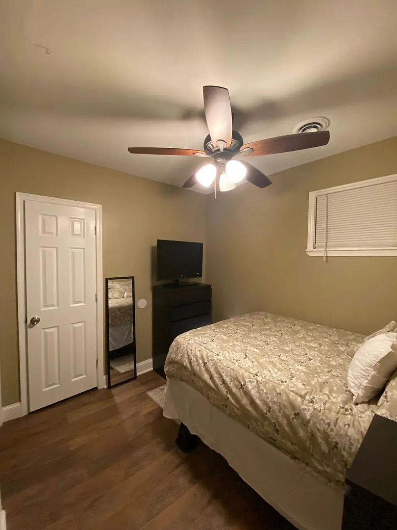 Charming furnished 2br 2nd Floor Apartment in Wilmington — Photo 3