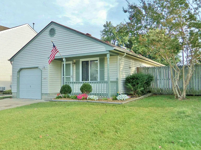 2037 Big Boulder Dr — Photo 1