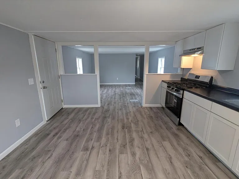 611 W Matthews St #31 — Photo 3