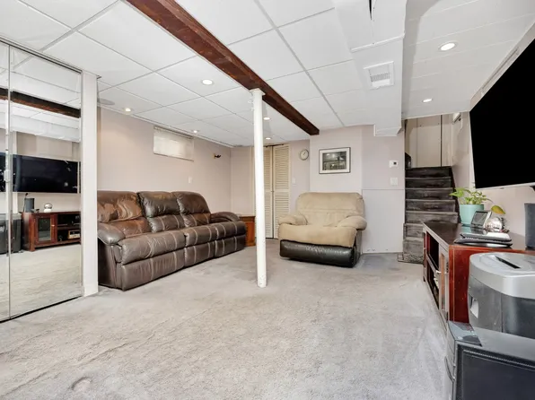 91-15 Vanderveer Street image 15 of 23