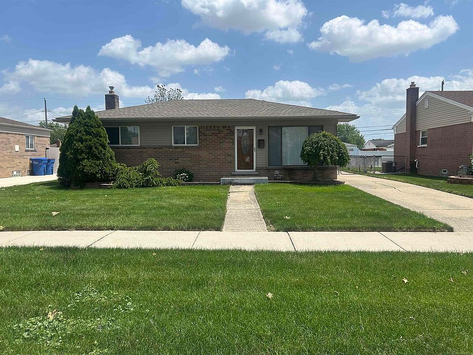 1st image of 31434 Newport Dr
