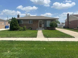 31434 Newport Dr, Warren, MI 48088