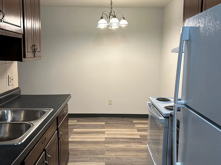 Tradewinds Apartments — Photo 35