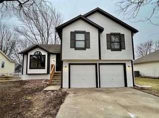 7903 Spring Valley Rd, Belton, MO 64012