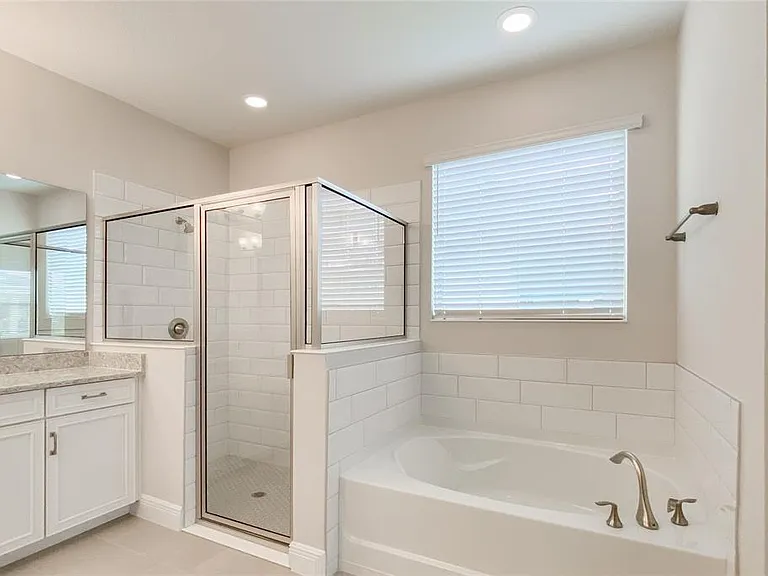 9648 Lost Creek Dr — Photo 14