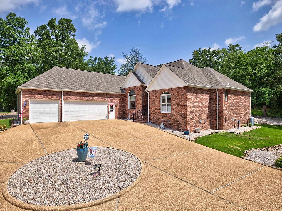 1st image of 32 Sanchez Way