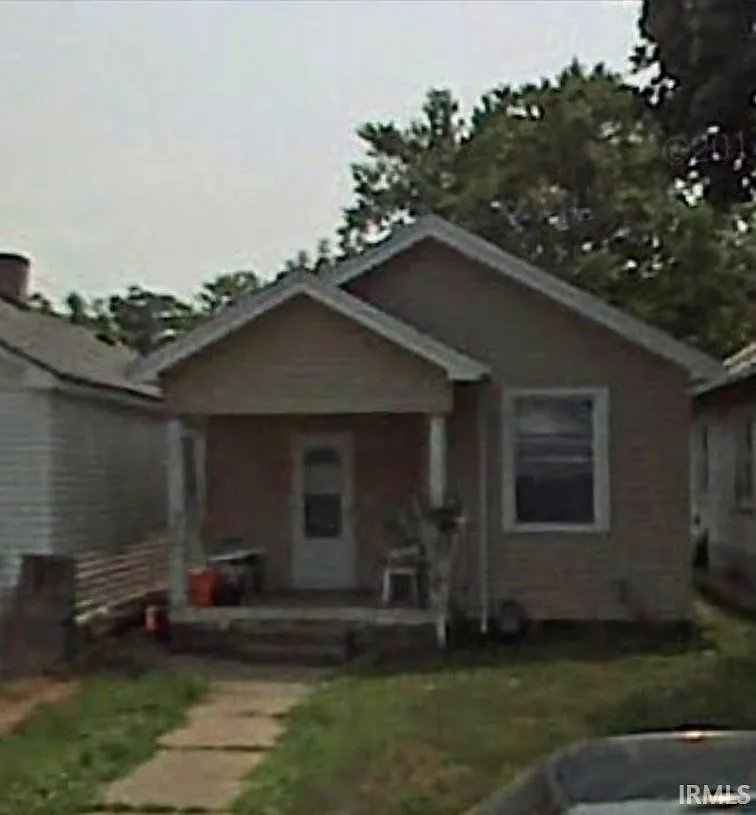 613 Taylor Ave photo 1