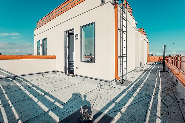 Rented by ERNY LLC | media 25