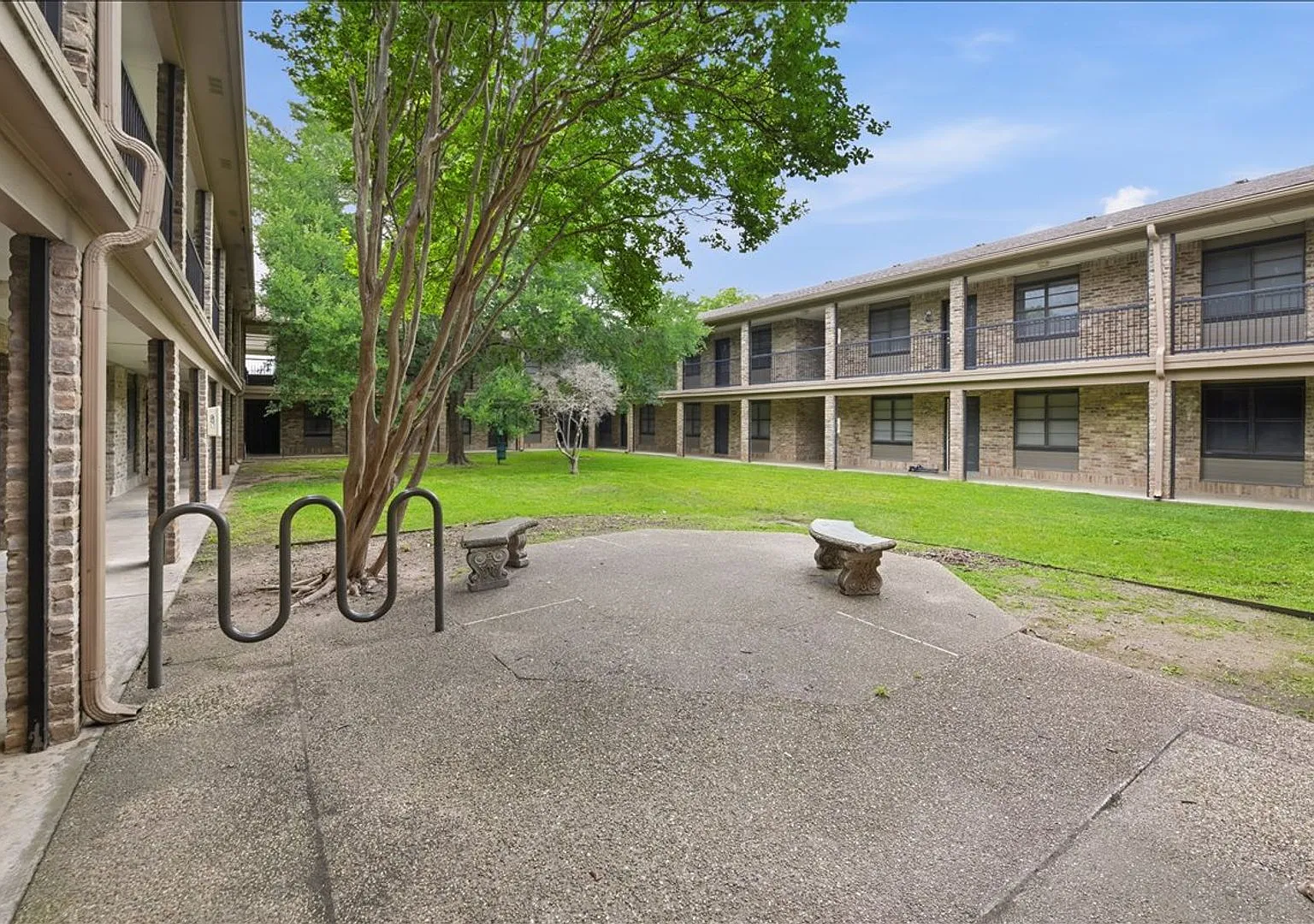 2 Bedroom Baylor Condo — Photo 2