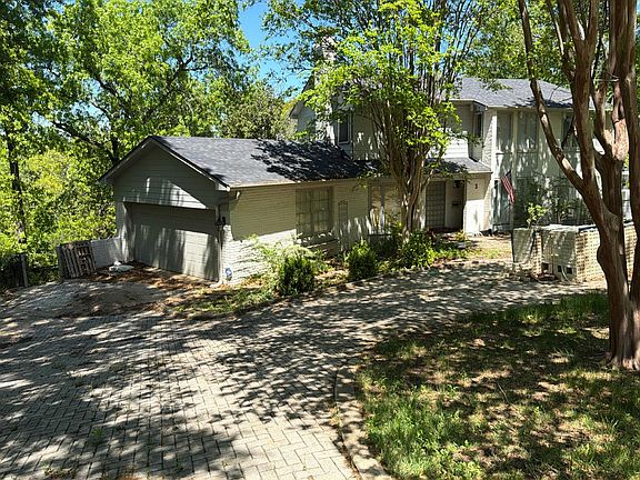 2nd image of 3 Ridgeway Cir
