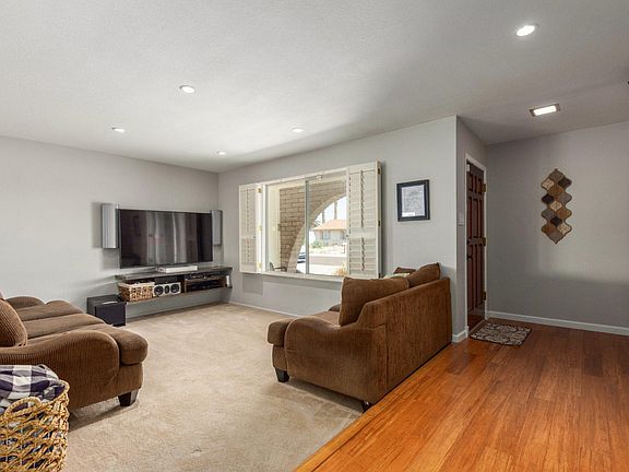 5th image of 3933 W Garden Dr