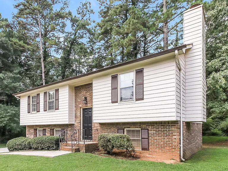 80 Belmont Park Ln — Photo 4