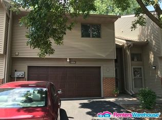 2324 Hillwood Dr E, Maplewood, MN 55119