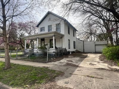 902 N Lee St, Bloomington, IL, 61701