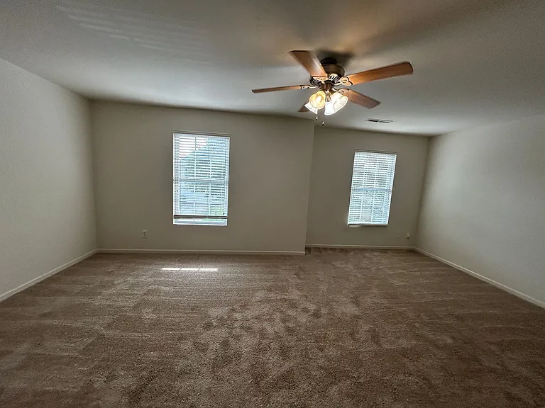 3015 Meadow Knoll Dr — Photo 11
