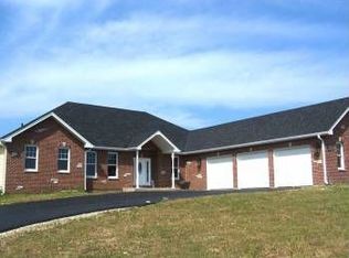 18514 Grismer Ave, Marengo, IL 60152