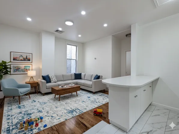 370 Crescent Street image 1 of 10