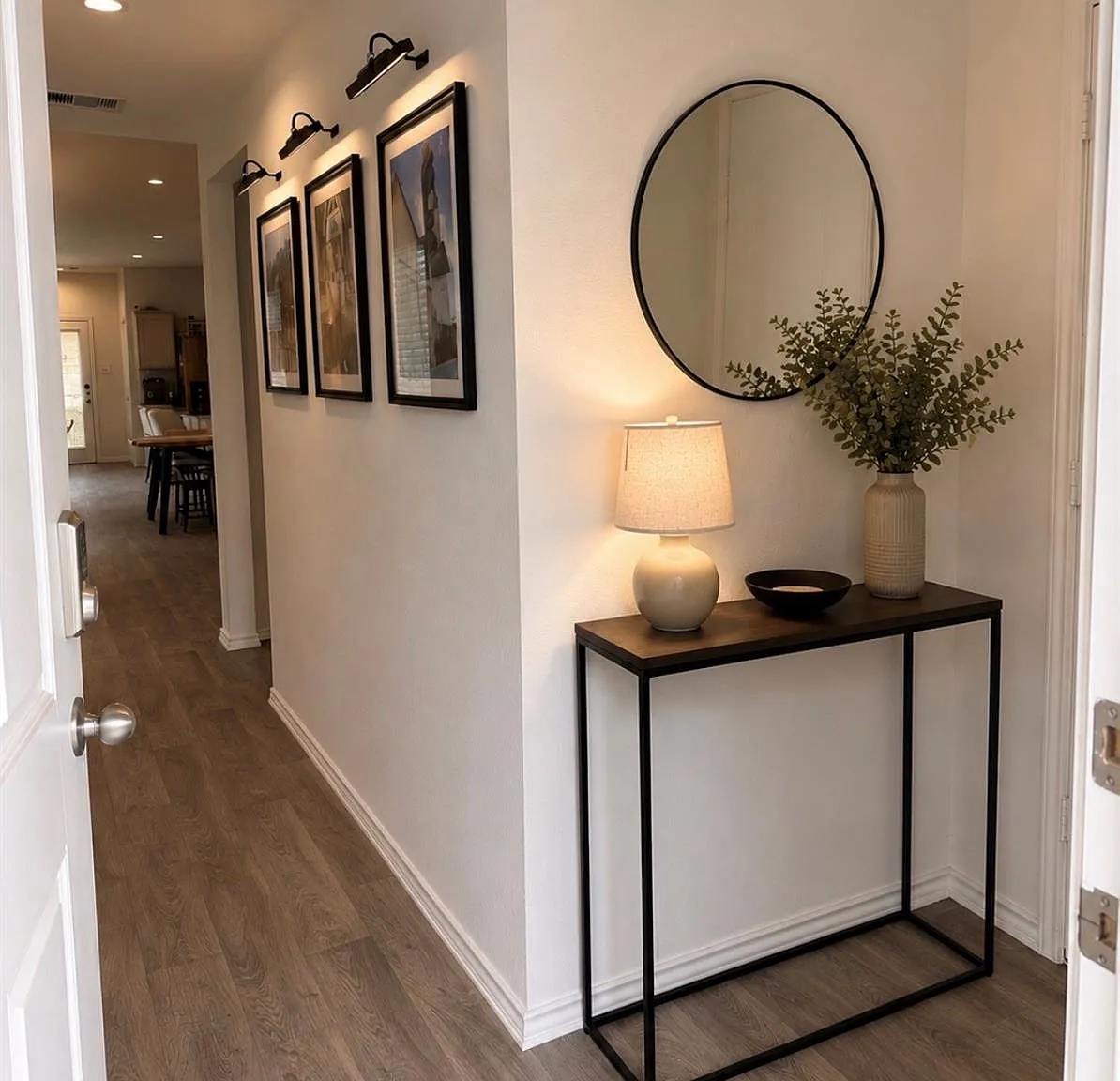 3 bed, 2.0 bath, 1560 sqft, $2,195 — Photo 2