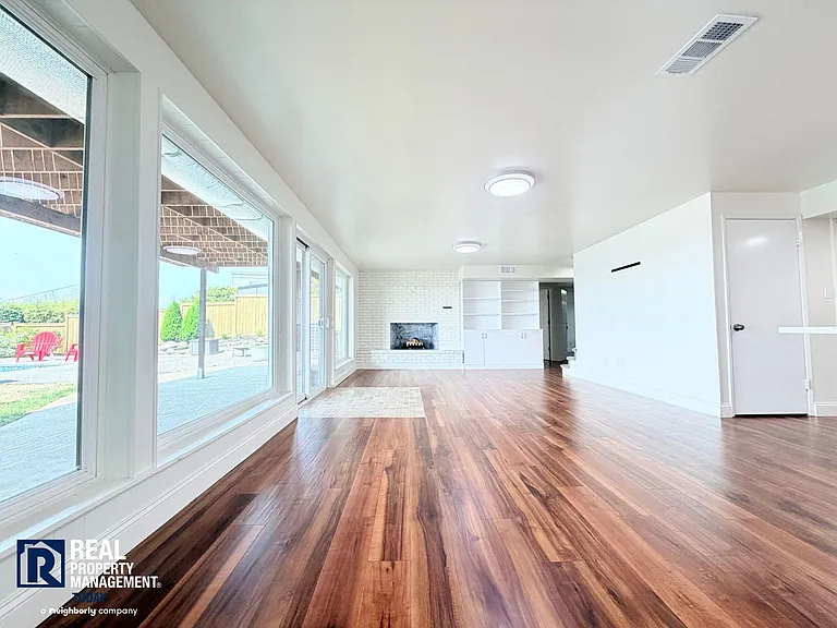1726 N Jackson Ave — Photo 31