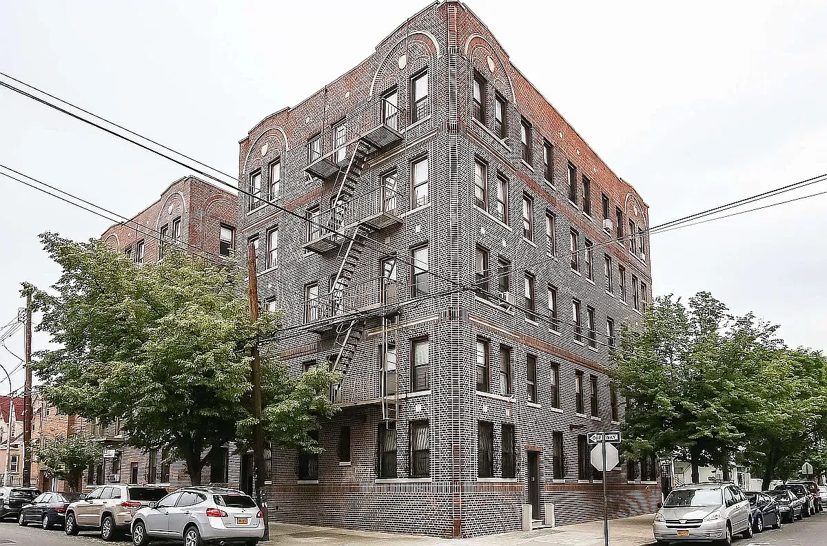 1506 Overing Street — Photo 2