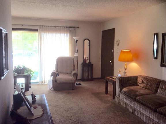 4th image of 4824 W 122nd St APT 1E