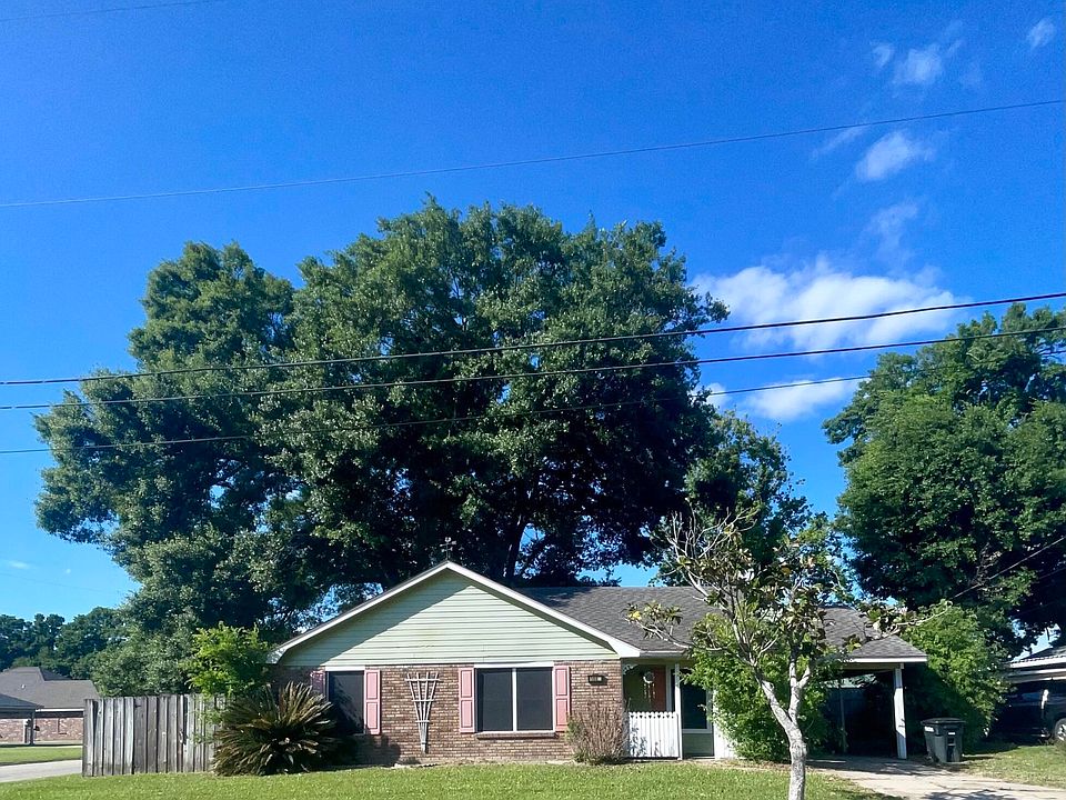 1st image of 1001 Russo St