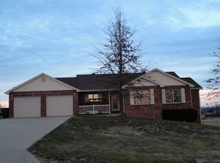 6820 Sunrise Acres Dr, Jefferson City, MO 65101
