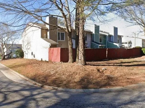 1021 Thornwoode Ln, Stone Mountain, GA 30083