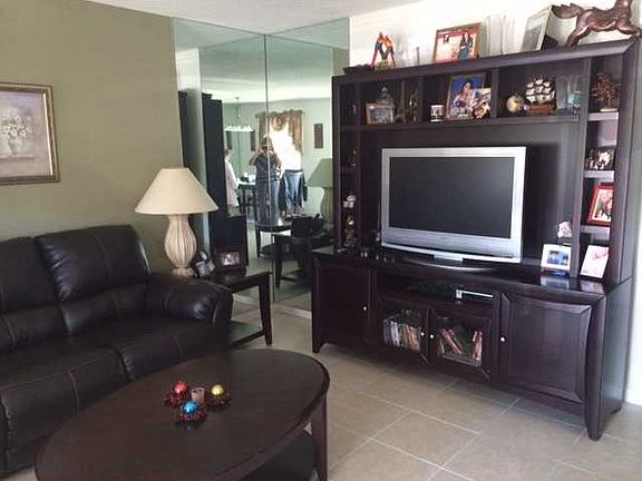 4th image of 2096 Newport S #2096
