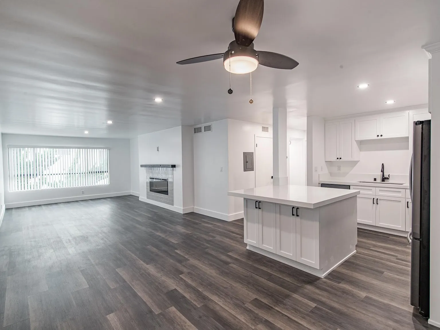 2 bed, 1300 sqft, $5,500 — Photo 3