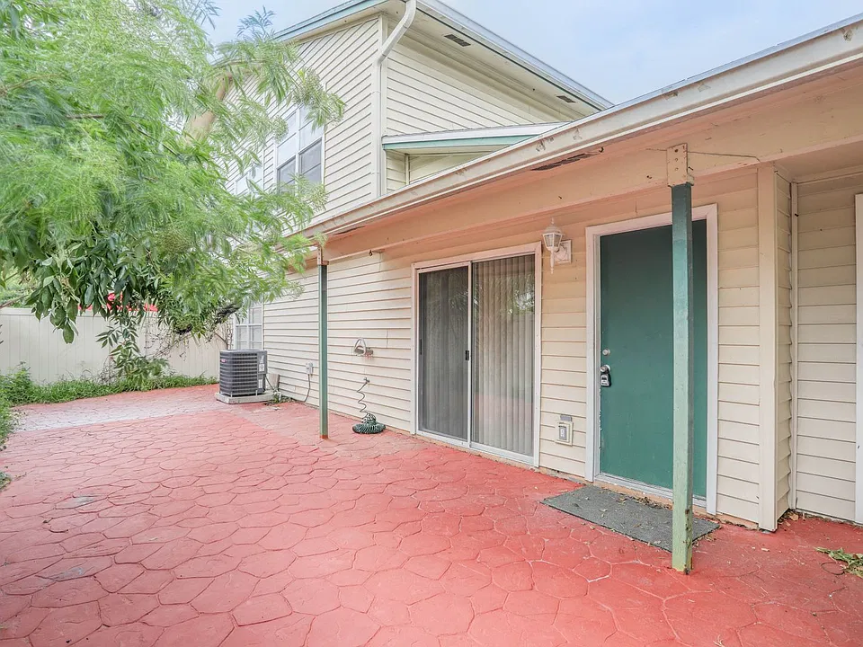 1818 Vicksburg Way #1818