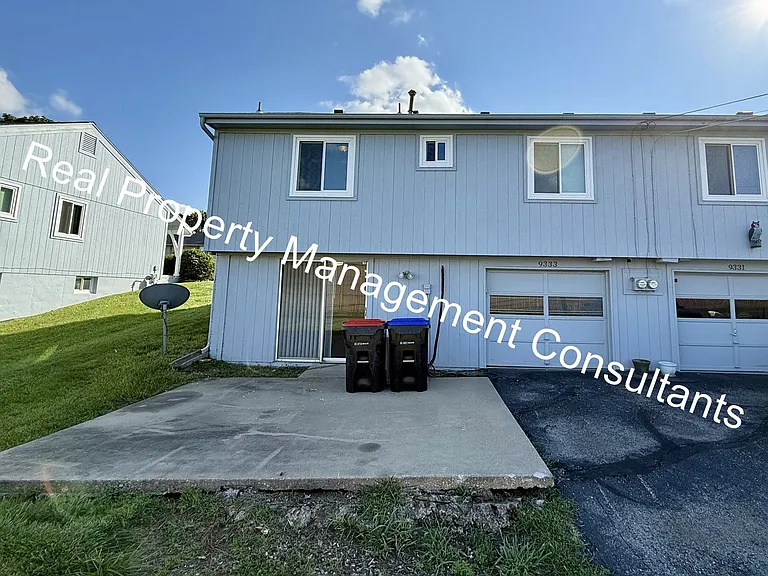 9333 Ballentine St — Photo 22