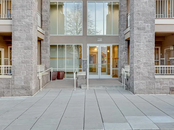 2201 Village Ln #A404, Bloomington, MN 55431