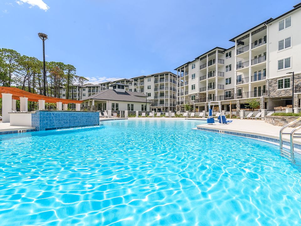 Osprey Pointe Pool