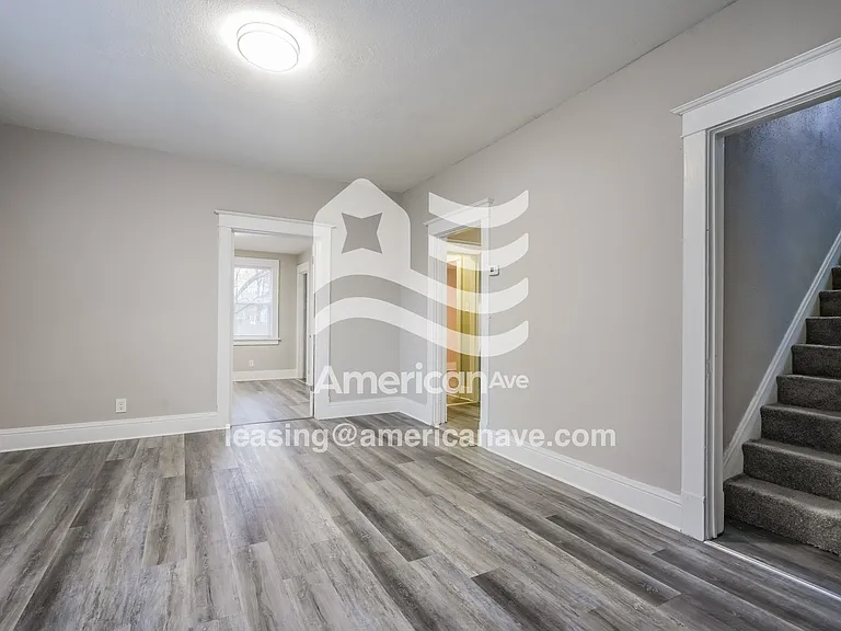 1774414_004_living_room_14210359.jpg