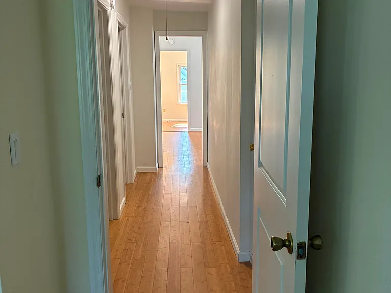 18 N Central Ave — Photo 13