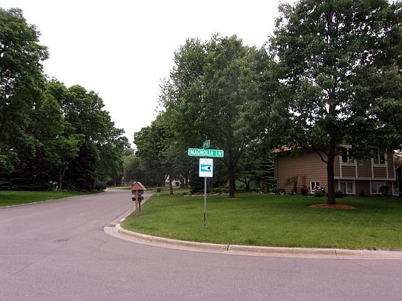 4th image of 4895 Magnolia Ln N