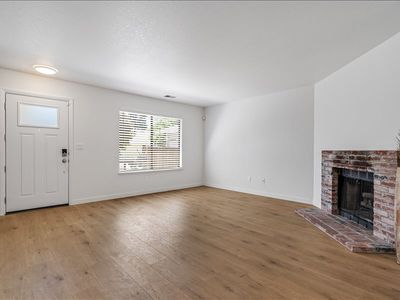 843 Falcon Way, Healdsburg, CA, 95448