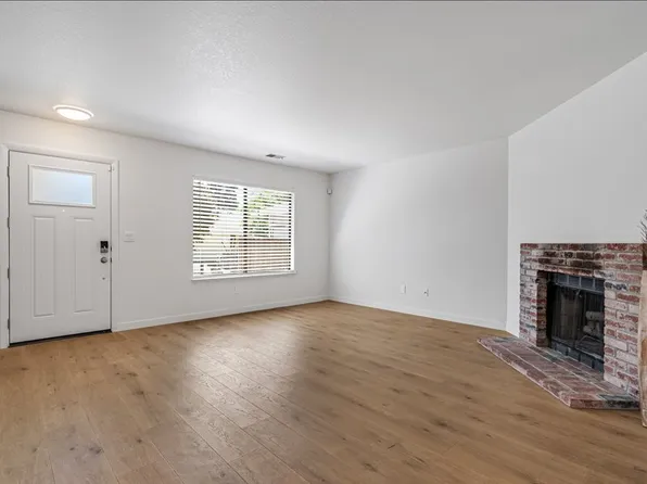 843 Falcon Way, Healdsburg, CA 95448