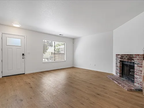 843 Falcon Way Photo 1