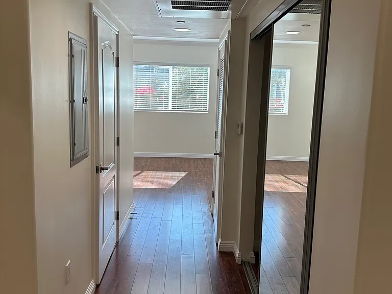 Vesper Avenue — Photo 16