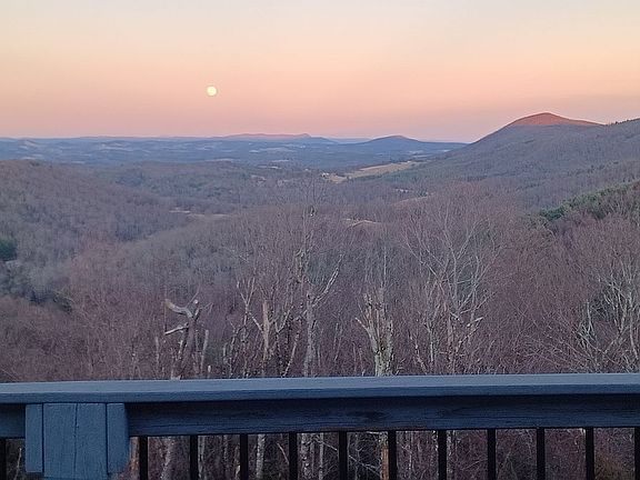 5th image of 3121 Air Bellows Gap Rd