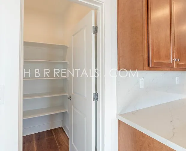 2752 Tribune St — Photo 10