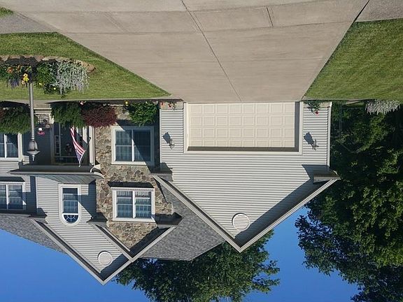 2nd image of 525 Seaton Ct
