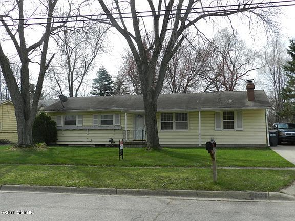 2nd image of 303 New Hampshire Dr