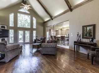 1316 Hilltop Dr, Grapevine, TX 76051