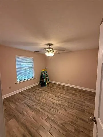 519 Aurora Ave — Photo 9