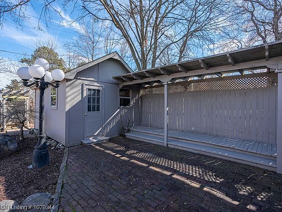 4th image of 3001 S 40th St