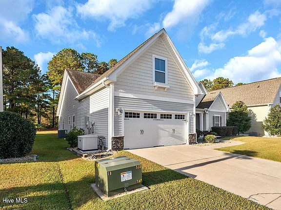 3rd image of 735 Pasturage Place NW