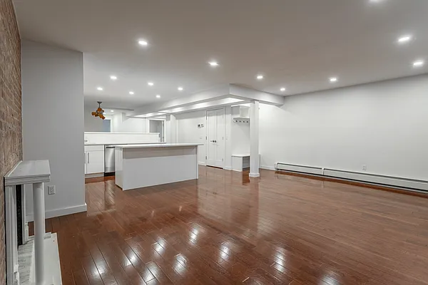 Rented by Bond New York | media 5
